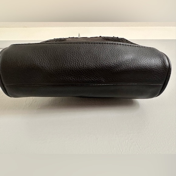 Gorgeous velvet and sequin black clutch with chain and pleather strap - Picture 8 of 8